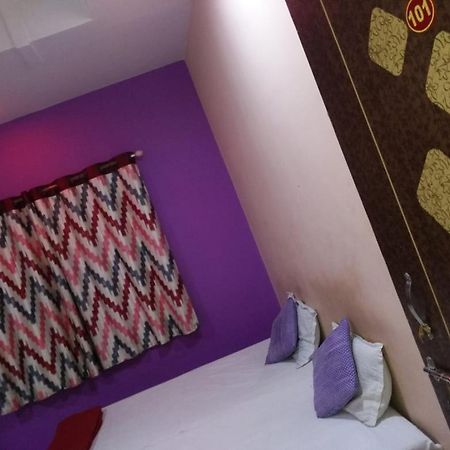 Akola Hotel Atithi Satkar מראה חיצוני תמונה