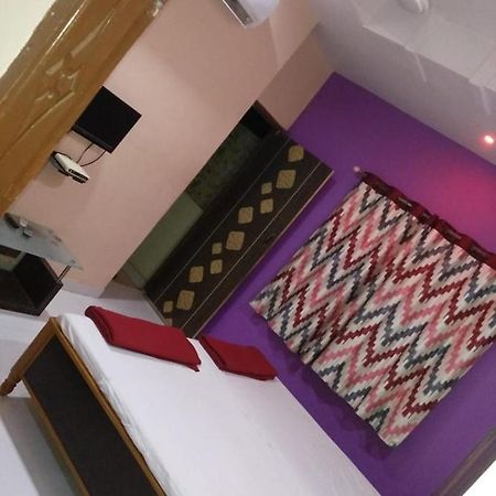Akola Hotel Atithi Satkar מראה חיצוני תמונה
